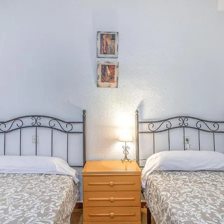 1 Bedroom In Apartment *